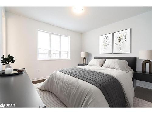 48 Mcbride Trail, Barrie, ON - Indoor Photo Showing Bedroom