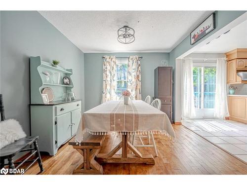 9 Oriole Court, Barrie, ON - Indoor Photo Showing Dining Room