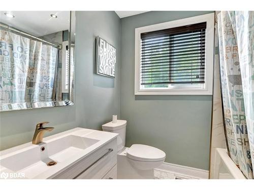 75 Ruffet Drive, Barrie, ON - Indoor Photo Showing Bathroom