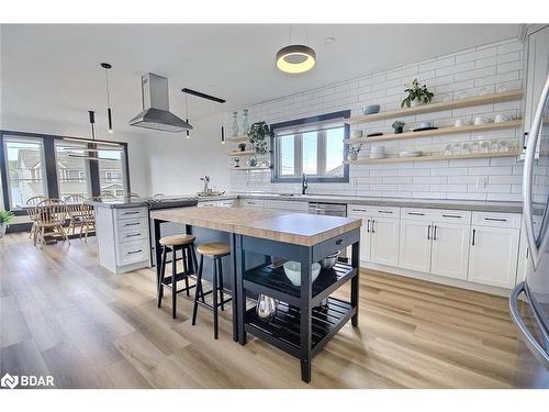 171 Fox Street, Penetanguishene, ON - Indoor Photo Showing Dining Room