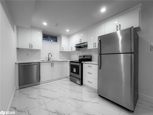 184 Vodden Street, Brampton, ON - Indoor Photo Showing Kitchen