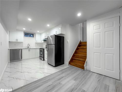 184 Vodden Street, Brampton, ON - Indoor Photo Showing Kitchen