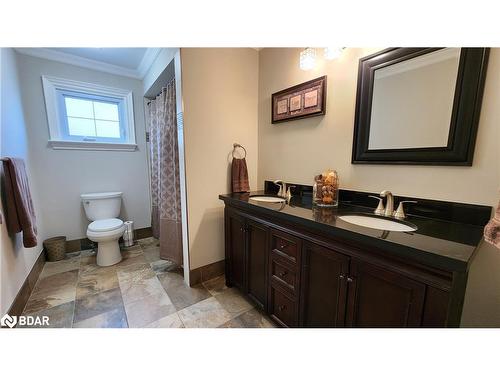 57 Chartwell Crescent, Keswick, ON - Indoor Photo Showing Bathroom