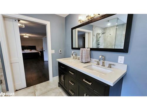 57 Chartwell Crescent, Keswick, ON - Indoor Photo Showing Bathroom