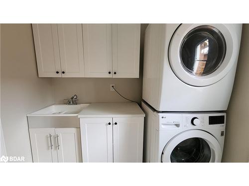 57 Chartwell Crescent, Keswick, ON - Indoor Photo Showing Laundry Room