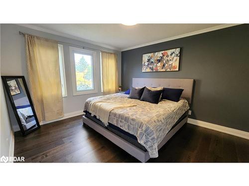 57 Chartwell Crescent, Keswick, ON - Indoor Photo Showing Bedroom