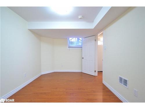 Lower-140 Country Lane, Barrie, ON - Indoor Photo Showing Other Room