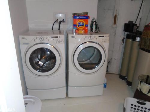 Lower-168 Federal Street, Hamilton, ON - Indoor Photo Showing Laundry Room