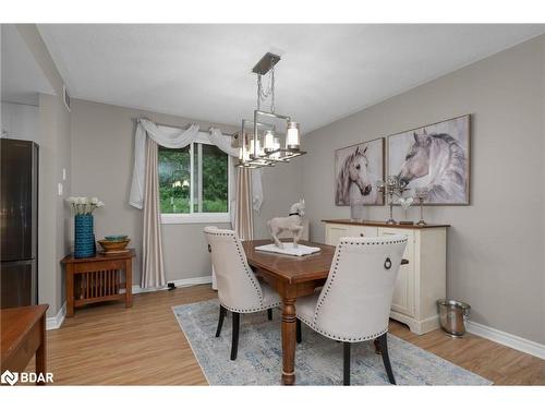 303-1102 Horseshoe Valley Road W, Horseshoe Valley, ON - Indoor Photo Showing Dining Room