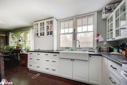 75 Old Mosley Street, Wasaga Beach, ON - Indoor Photo Showing Kitchen