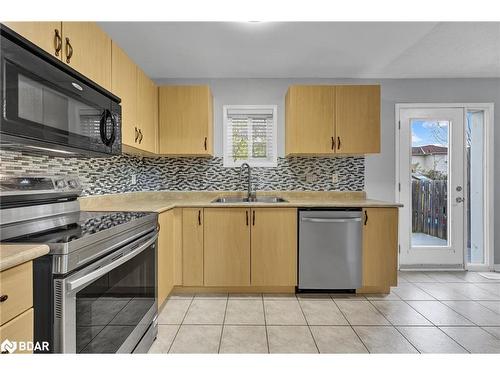 27 Admiral Crescent, Angus, ON - Indoor Photo Showing Kitchen With Stainless Steel Kitchen With Double Sink