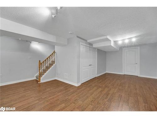 27 Admiral Crescent, Angus, ON - Indoor Photo Showing Other Room