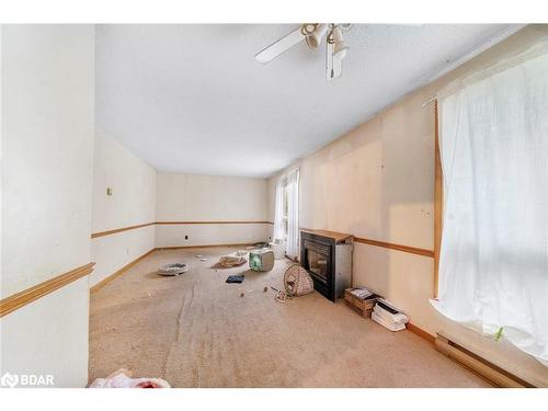 227 Thoms Crescent, Newmarket, ON - Indoor Photo Showing Other Room