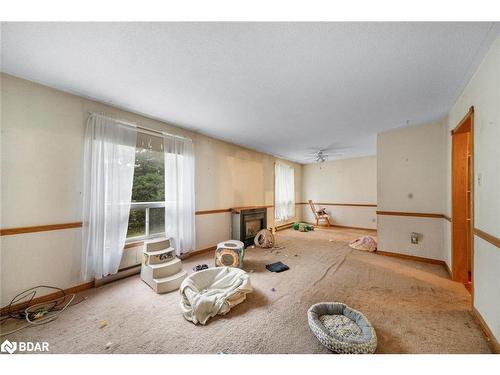 227 Thoms Crescent, Newmarket, ON - Indoor Photo Showing Other Room