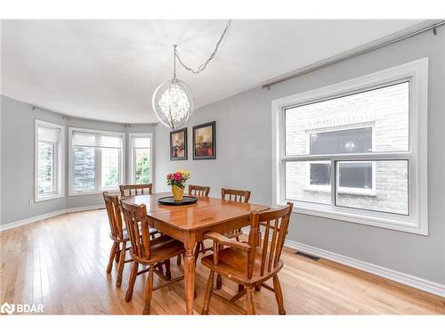 121 Nicholson Drive, Barrie, ON - Indoor Photo Showing Dining Room