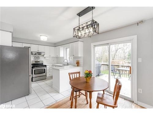 121 Nicholson Drive, Barrie, ON - Indoor Photo Showing Dining Room