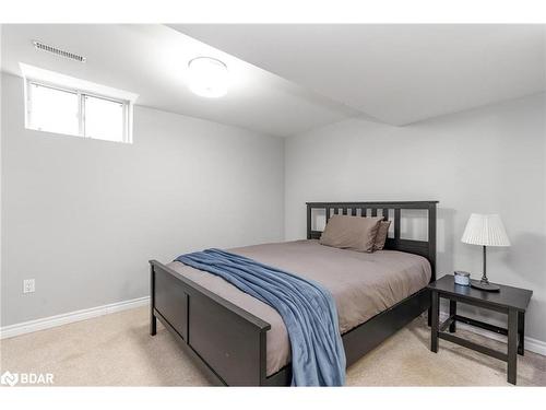 121 Nicholson Drive, Barrie, ON - Indoor Photo Showing Bedroom