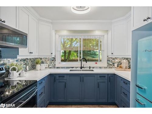 787 Churchill Lane, Georgina, ON - Indoor Photo Showing Kitchen With Double Sink