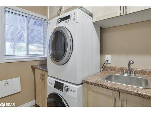 14-30 Laguna Parkway, Brechin, ON - Indoor Photo Showing Laundry Room