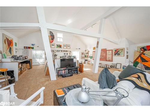 15 Hill Street, Flesherton, ON - Indoor Photo Showing Living Room