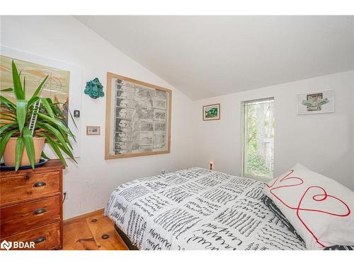 15 Hill Street, Flesherton, ON - Indoor Photo Showing Bedroom