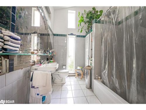 15 Hill Street, Flesherton, ON - Indoor Photo Showing Bathroom