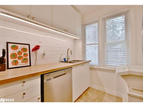 34 Penetang Street, Barrie, ON - Indoor Photo Showing Kitchen With Double Sink