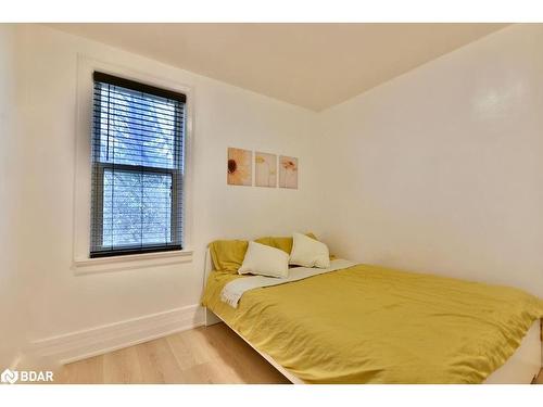 34 Penetang Street, Barrie, ON - Indoor Photo Showing Bedroom