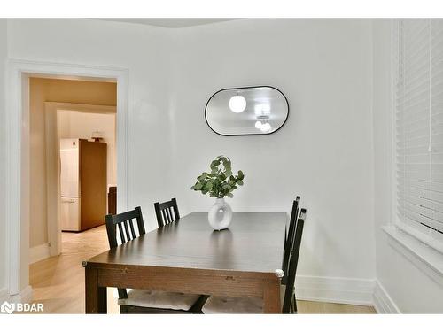 34 Penetang Street, Barrie, ON - Indoor Photo Showing Dining Room