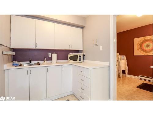 305-131 Clapperton Street, Barrie, ON - Indoor Photo Showing Kitchen