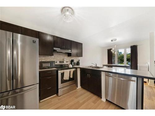 118 Churchland Drive, Barrie, ON - Indoor Photo Showing Kitchen