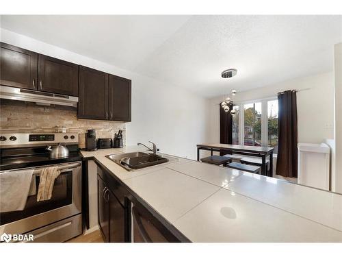 118 Churchland Drive, Barrie, ON - Indoor Photo Showing Kitchen