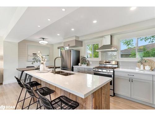 143 Collins Street, Collingwood, ON - Indoor Photo Showing Kitchen With Double Sink With Upgraded Kitchen