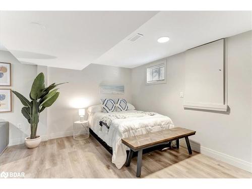 143 Collins Street, Collingwood, ON - Indoor Photo Showing Bedroom