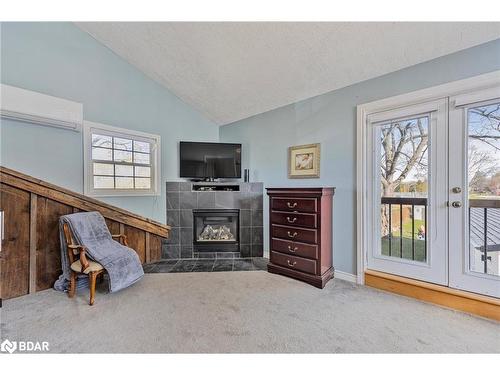 239 Pine Street, Newmarket, ON - Indoor With Fireplace