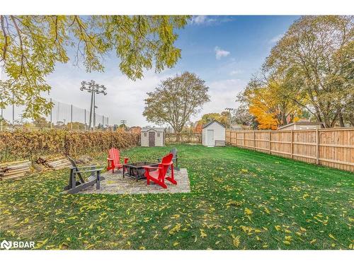 239 Pine Street, Newmarket, ON - Outdoor With Backyard