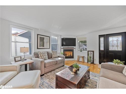 239 Pine Street, Newmarket, ON - Indoor Photo Showing Living Room With Fireplace