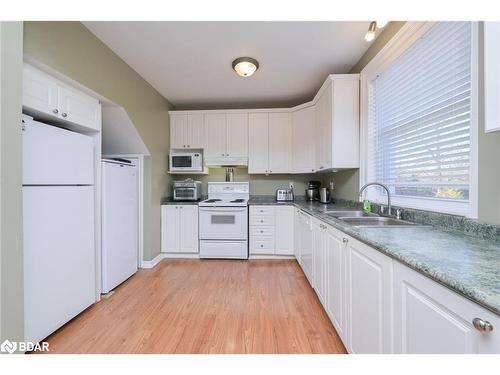 285-287 Barrie Street, Essa, ON - Indoor Photo Showing Kitchen With Double Sink