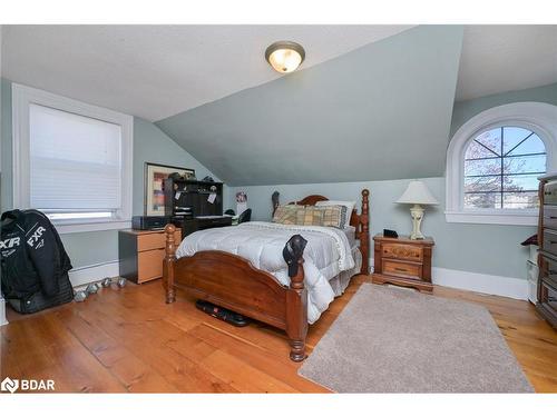 285-287 Barrie Street, Essa, ON - Indoor Photo Showing Bedroom