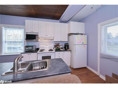 285-287 Barrie Street, Essa, ON - Indoor Photo Showing Kitchen With Double Sink