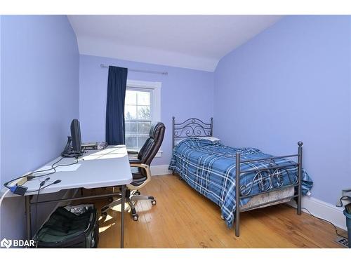 285-287 Barrie Street, Essa, ON - Indoor Photo Showing Bedroom