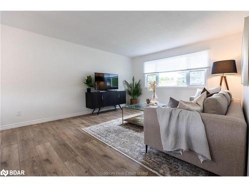 2644 Dorsett Drive, Sudbury, ON - Indoor Photo Showing Living Room