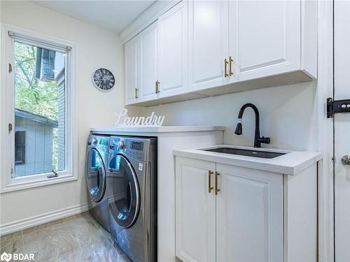 355 Golf Links Road, Ancaster, ON - Indoor Photo Showing Laundry Room