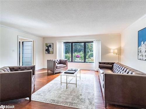 355 Golf Links Road, Ancaster, ON - Indoor Photo Showing Living Room