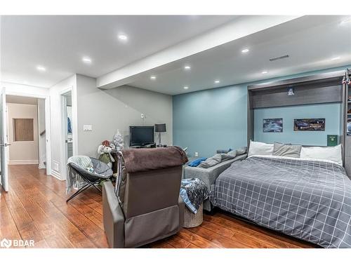 104 Stanley Street, Barrie, ON - Indoor Photo Showing Bedroom