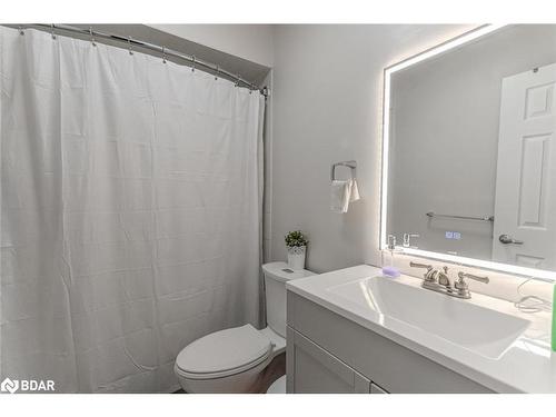 104 Stanley Street, Barrie, ON - Indoor Photo Showing Bathroom