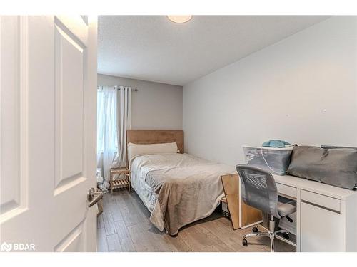 104 Stanley Street, Barrie, ON - Indoor Photo Showing Bedroom