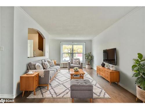 51 Gosney Crescent, Barrie, ON - Indoor Photo Showing Living Room