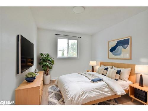 51 Gosney Crescent, Barrie, ON - Indoor Photo Showing Bedroom