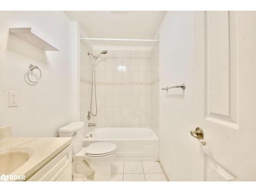 51 Gosney Crescent, Barrie, ON - Indoor Photo Showing Bathroom